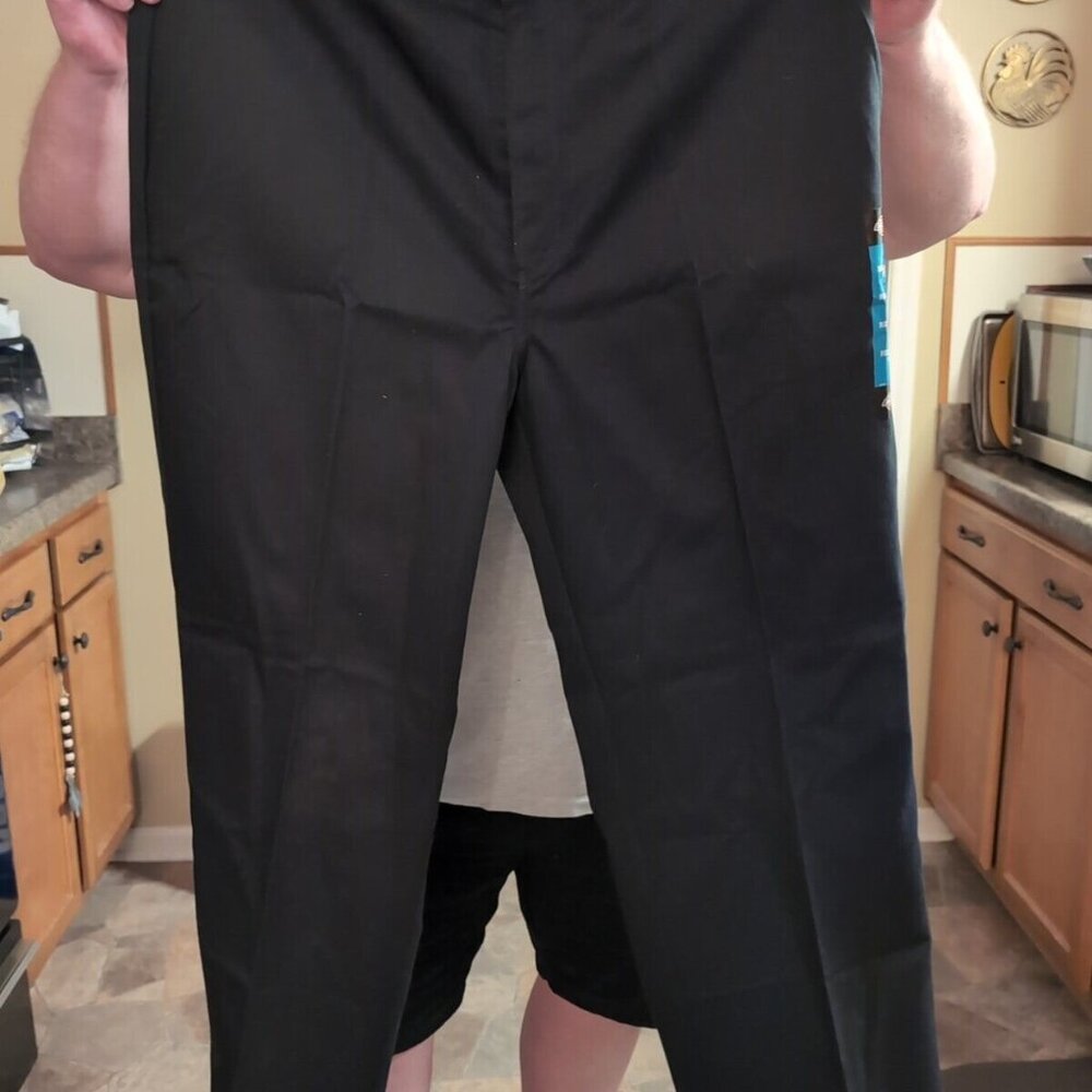 Genuine Dickies Size 40 Men's Relaxed Fit Straight Leg Flat Front Flex Pant